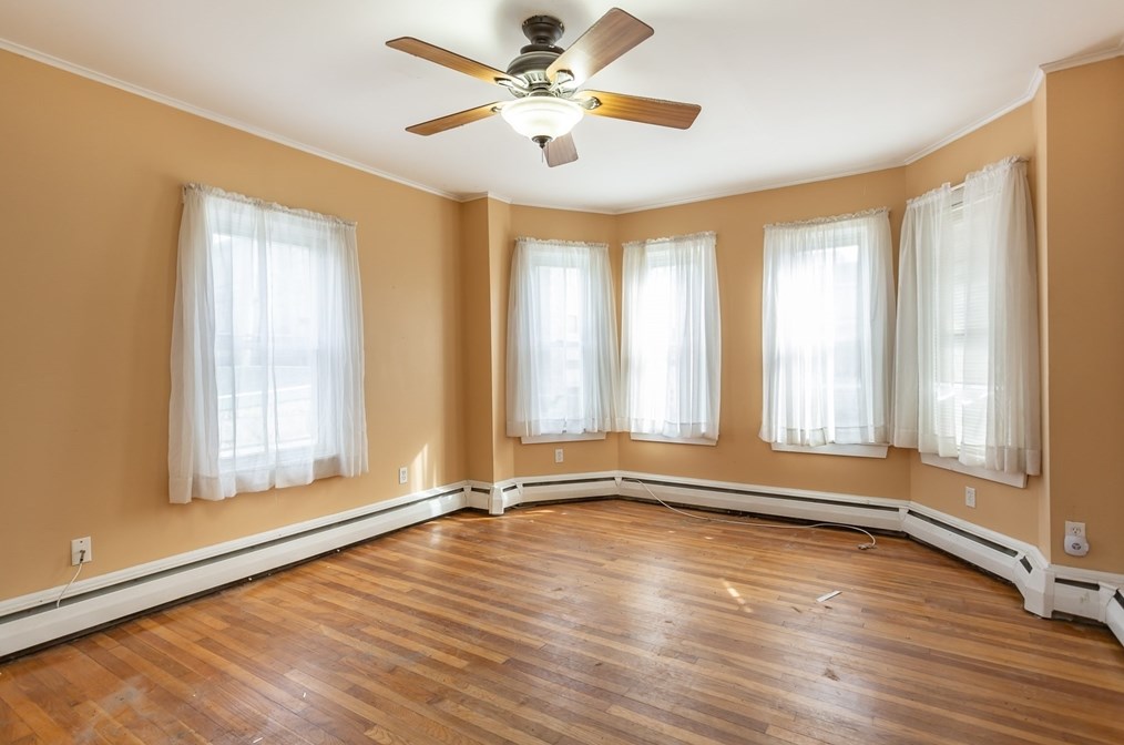 88 Howe St, Fall River MA 02724-2306 exterior