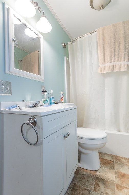 88 Howe St, Fall River MA 02724-2306 exterior