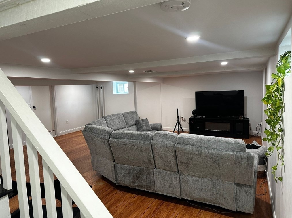 3 Amvets Ln, Randolph MA  02368-4119 exterior