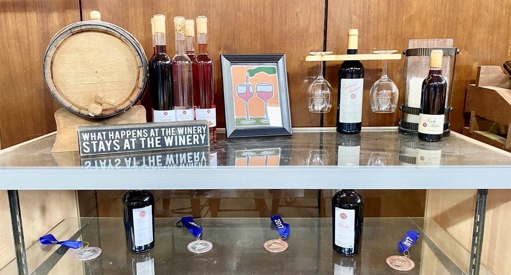 337 Old Fall Riv Rd, Dartmouth MA 02747-1248 exterior