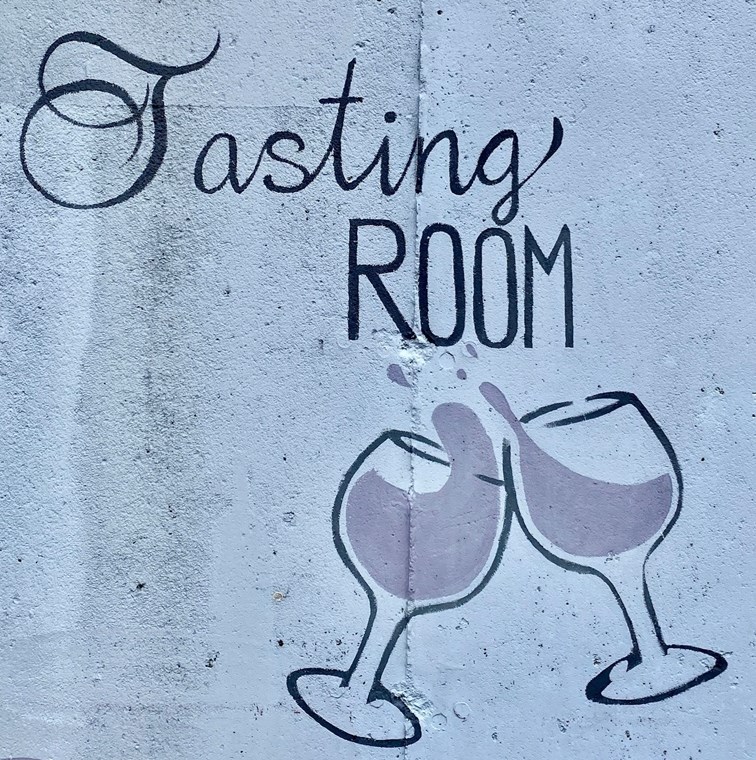 337 Old Fall Riv Rd, Dartmouth MA 02747-1248 exterior