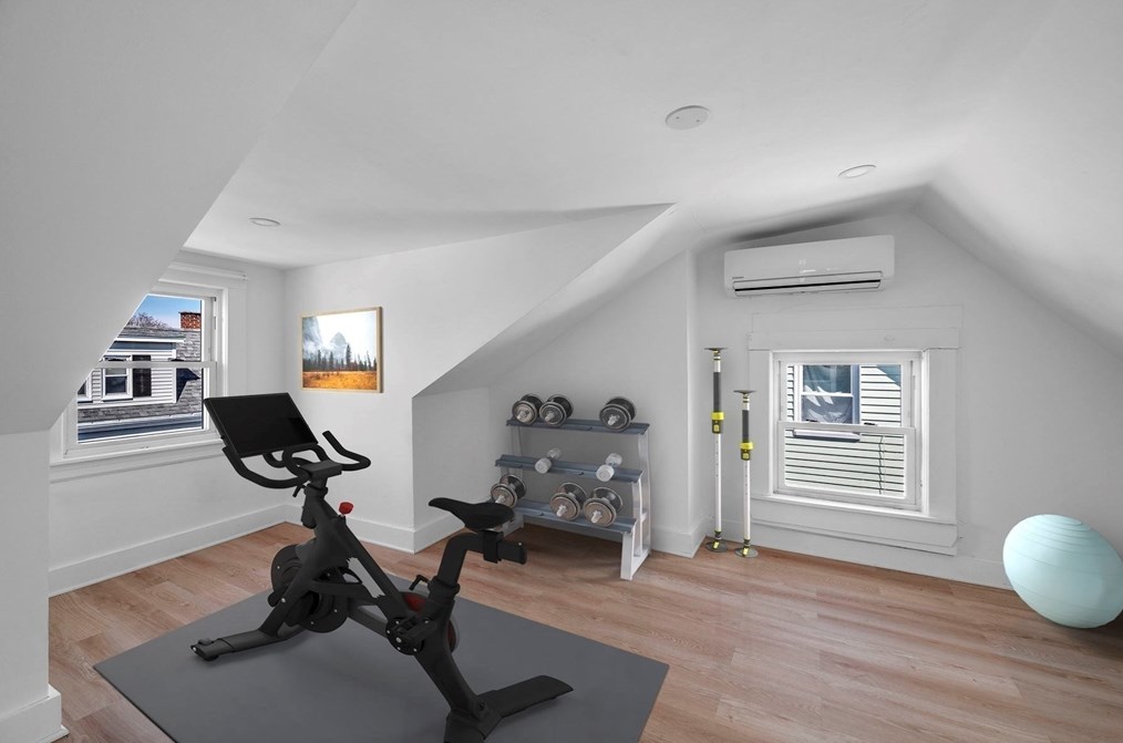 14 Quirk Ct, Newton MA 02458 exterior