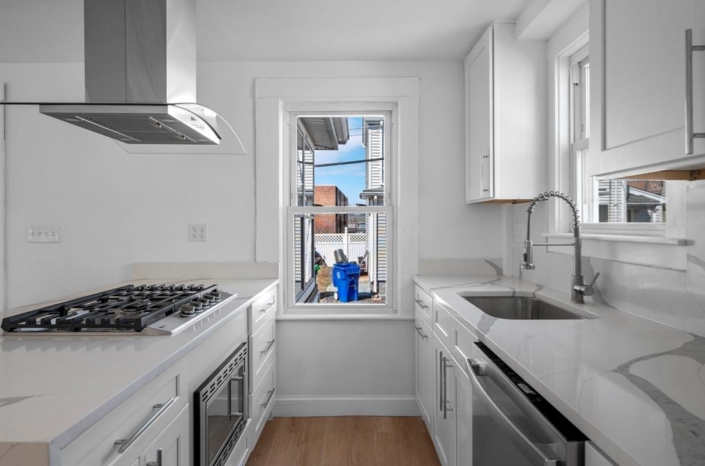 14 Quirk Ct, Newton MA 02458 exterior