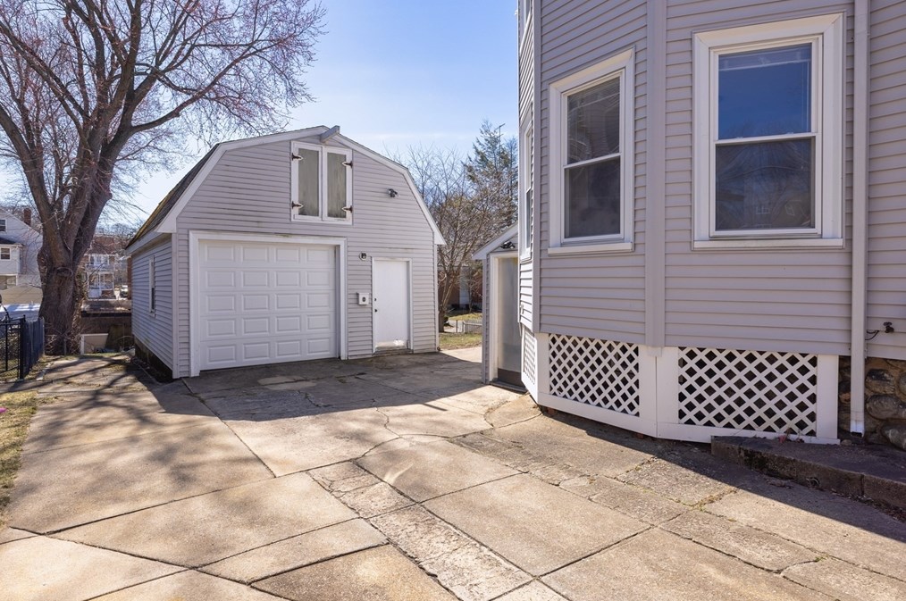 36 Thayer Rd, Belmont MA 02478-5049 exterior