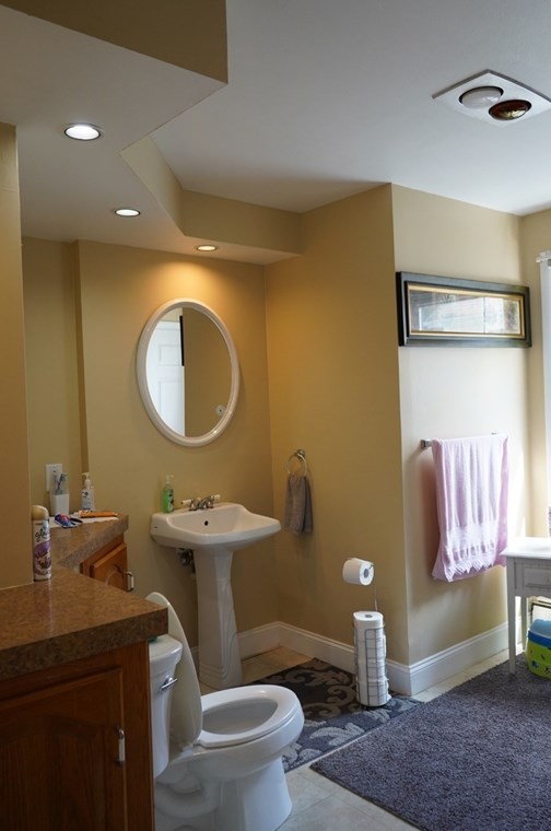 59 Whitney Ave, Lowell MA 01850-1322 exterior