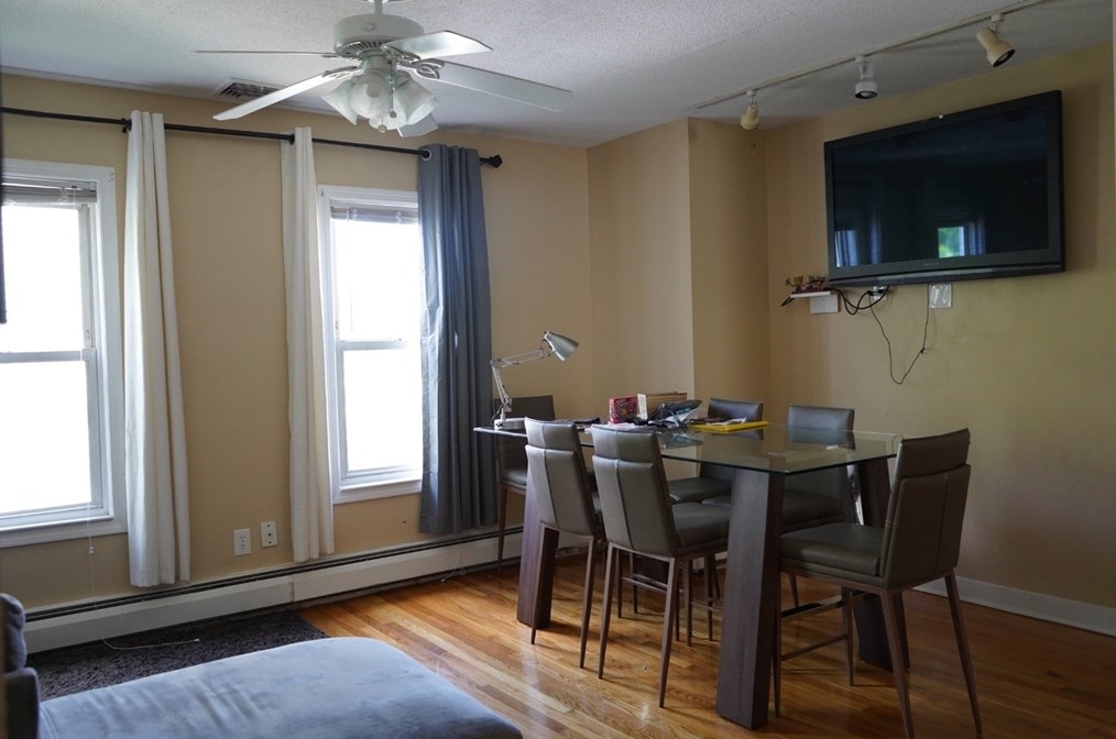 59 Whitney Ave, Lowell MA 01850-1322 exterior