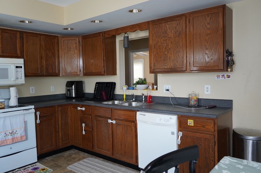 59 Whitney Ave, Lowell MA 01850-1322 exterior