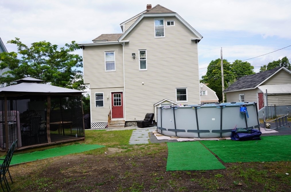 59 Whitney Ave, Lowell MA 01850-1322 exterior