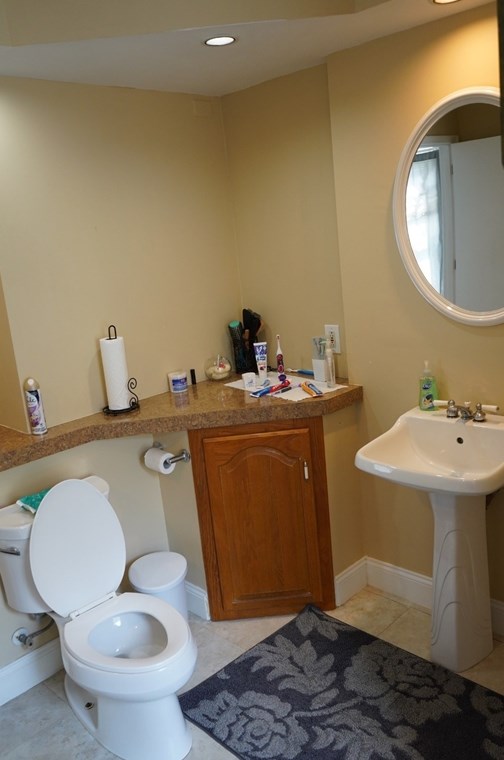 59 Whitney Ave, Lowell MA 01850-1322 exterior