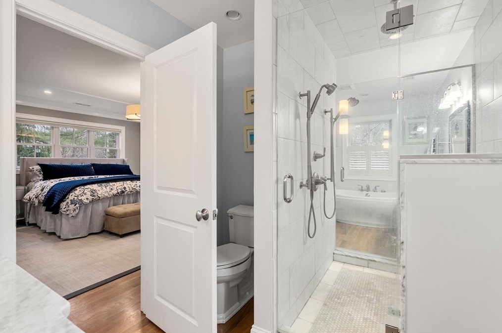 20 Mnr Ave, Wellesley MA 02482-1024 exterior