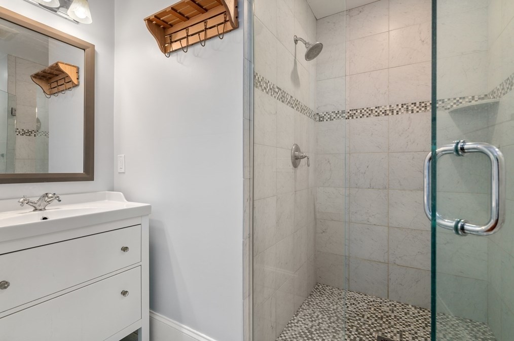 20 Mnr Ave, Wellesley MA 02482-1024 exterior