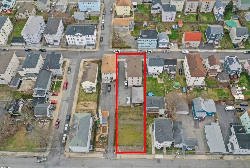 139 Pitman, Fall River MA 02723-2841 exterior