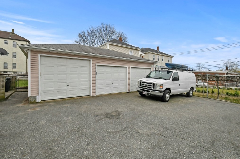 139 Pitman, Fall River MA 02723-2841 exterior