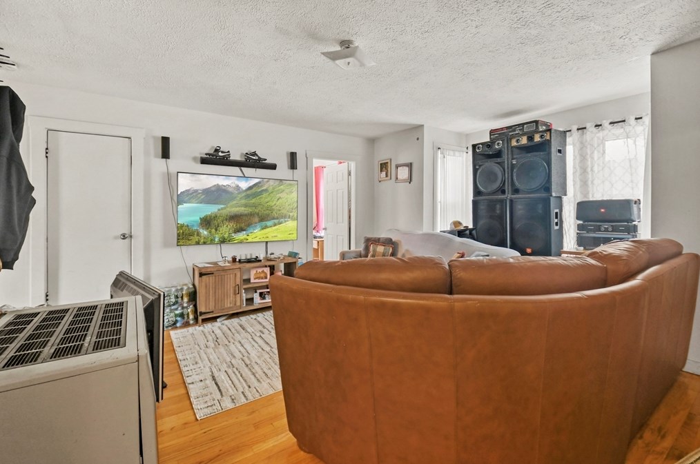 139 Pitman, Fall River MA 02723-2841 exterior