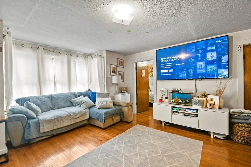 139 Pitman, Fall River MA 02723-2841 exterior