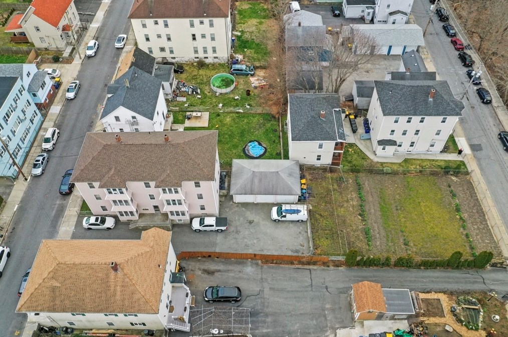 139 Pitman, Fall River MA 02723-2841 exterior