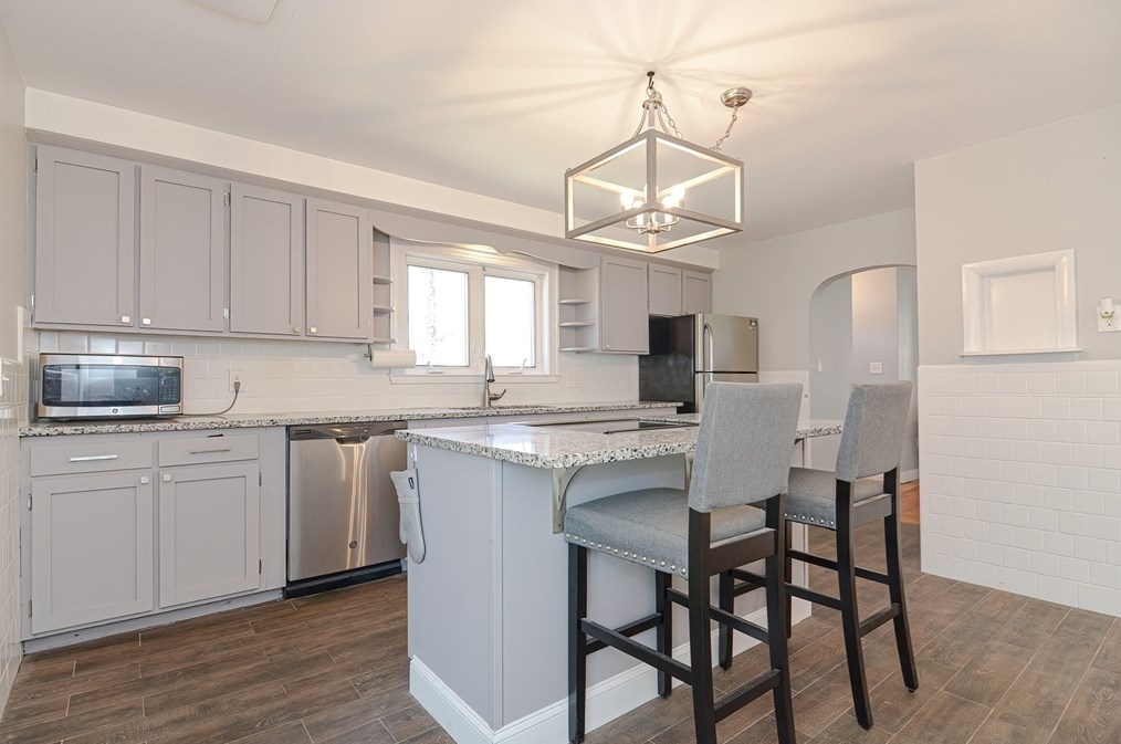 11 Caswell Ct, Douglas MA  01516-2049 exterior