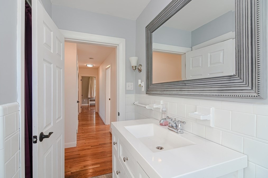 11 Caswell Ct, Douglas MA  01516-2049 exterior