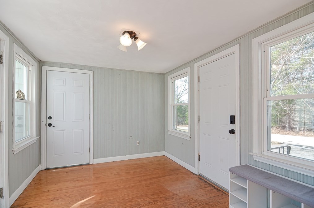 11 Caswell Ct, Douglas MA  01516-2049 exterior