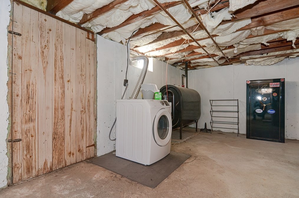 11 Caswell Ct, Douglas MA  01516-2049 exterior