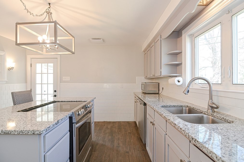 11 Caswell Ct, Douglas MA  01516-2049 exterior