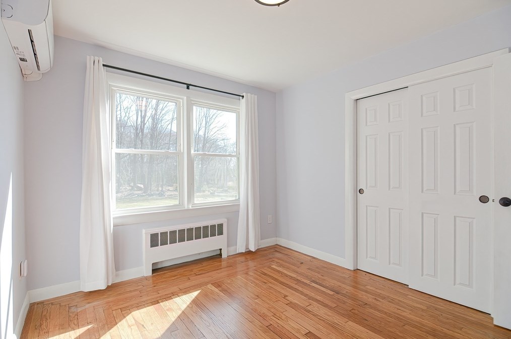 11 Caswell Ct, Douglas MA  01516-2049 exterior