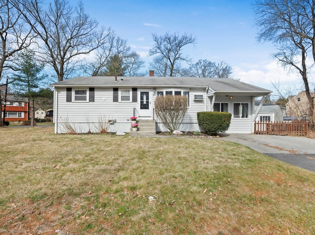 865 Shawsheen St, Tewksbury MA  01876-2342 exterior