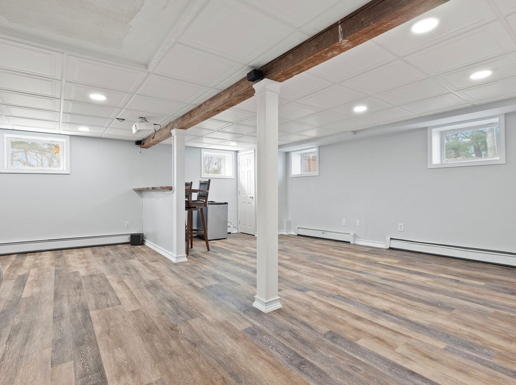 865 Shawsheen St, Tewksbury MA  01876-2342 exterior