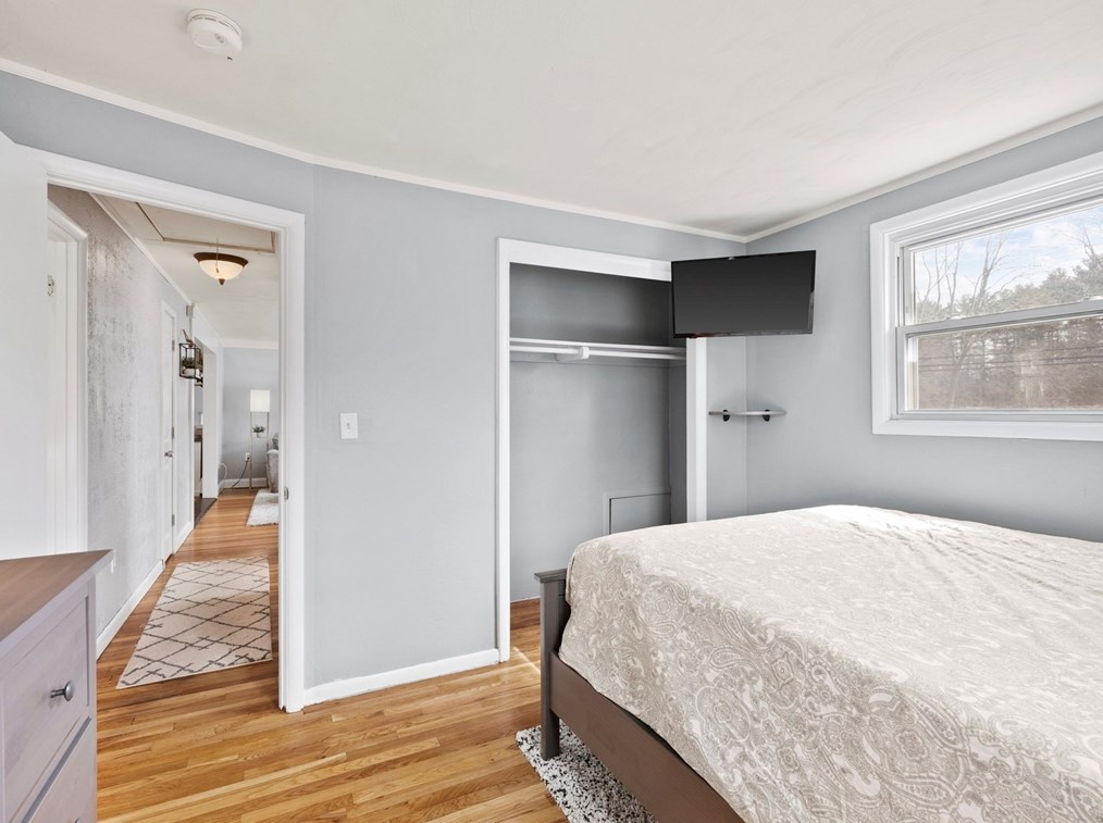 865 Shawsheen St, Tewksbury MA  01876-2342 exterior