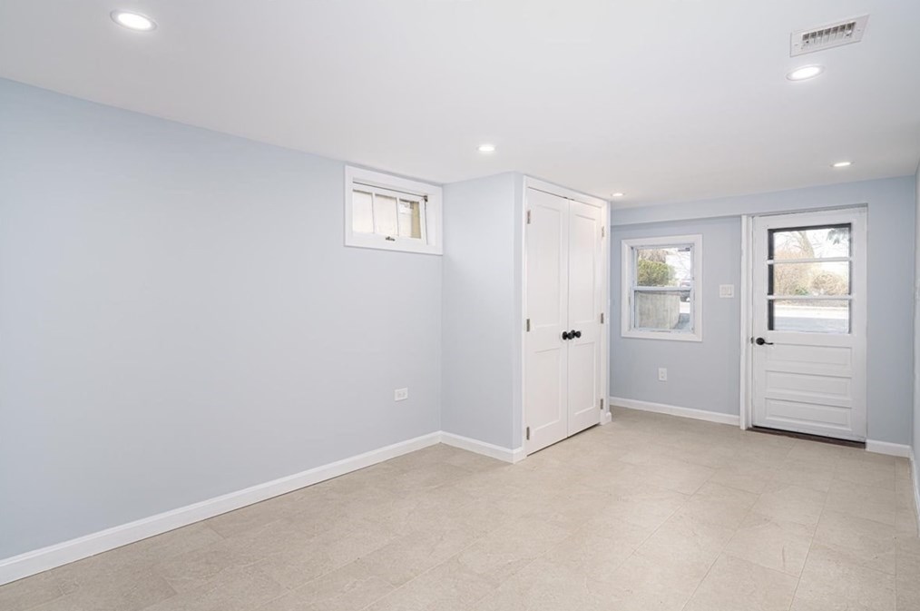 234 Riverside Dr, Dedham MA  02026-6931 exterior