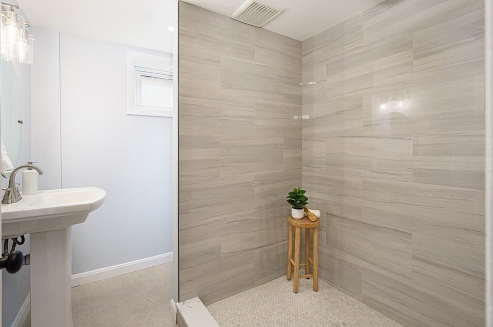 234 Riverside Dr, Dedham MA  02026-6931 exterior