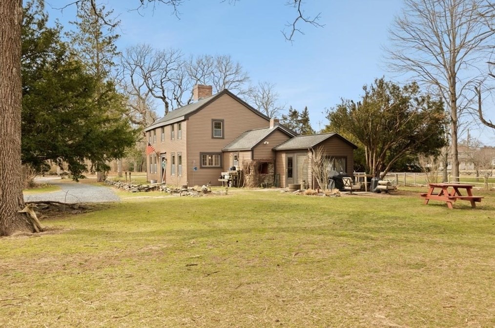 355 Pleasant St, Raynham MA  02767-1673 exterior