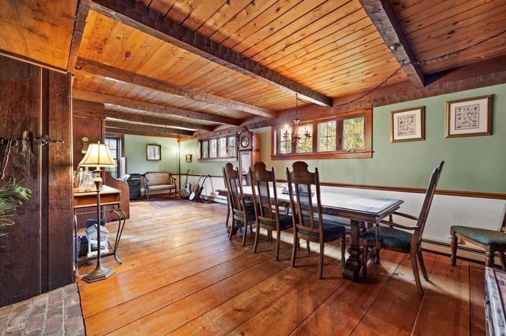 355 Pleasant St, Raynham MA  02767-1673 exterior