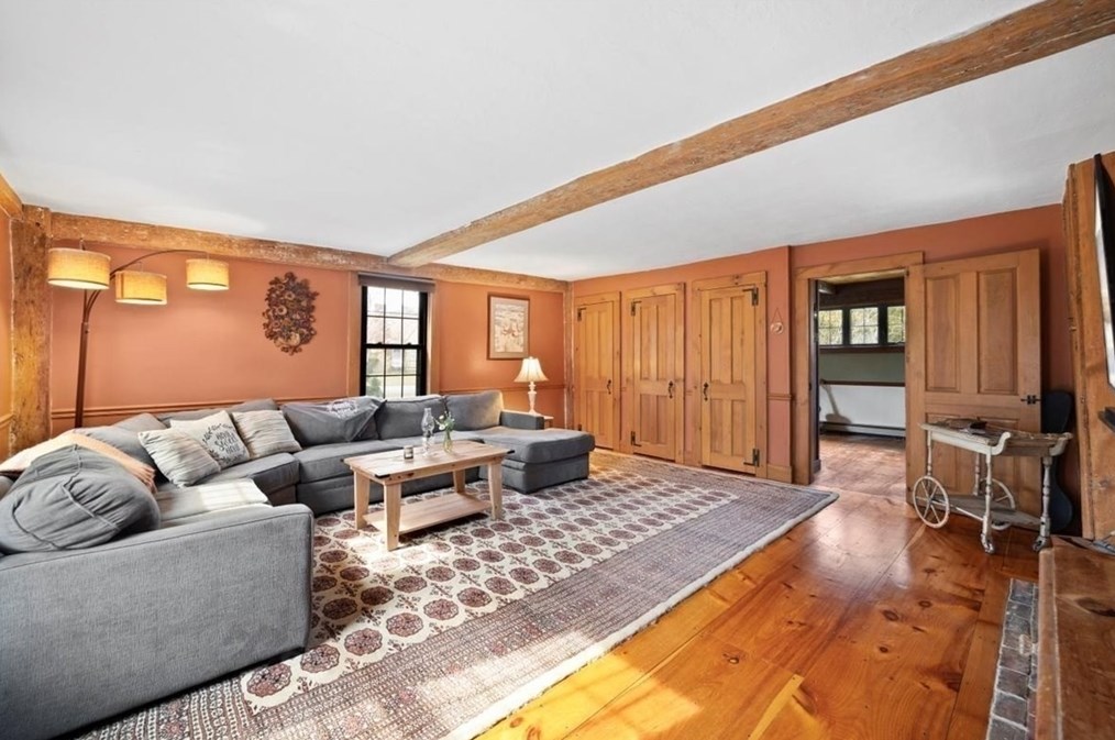 355 Pleasant St, Raynham MA  02767-1673 exterior