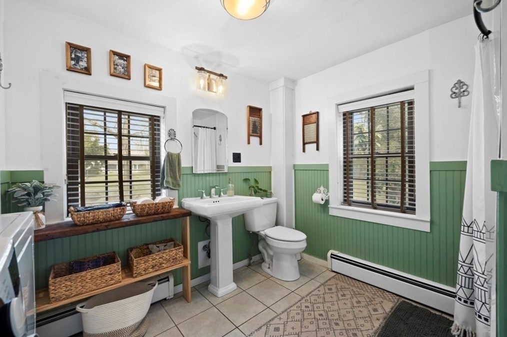 355 Pleasant St, Raynham MA  02767-1673 exterior