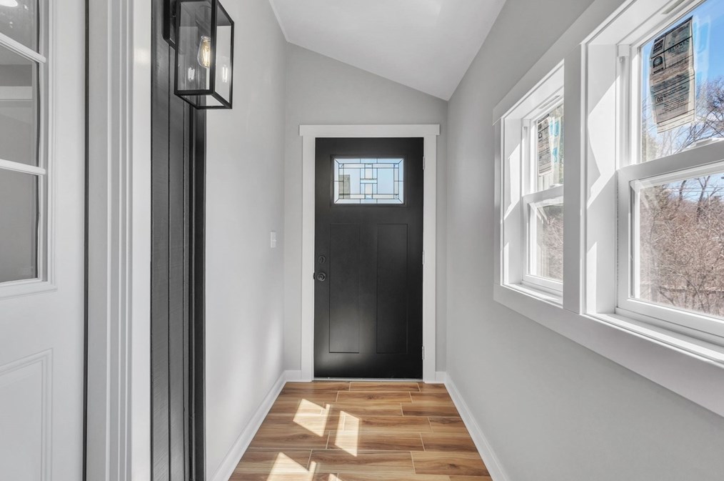 28 Old Depot Rd, Oxford MA  01540-1244 exterior