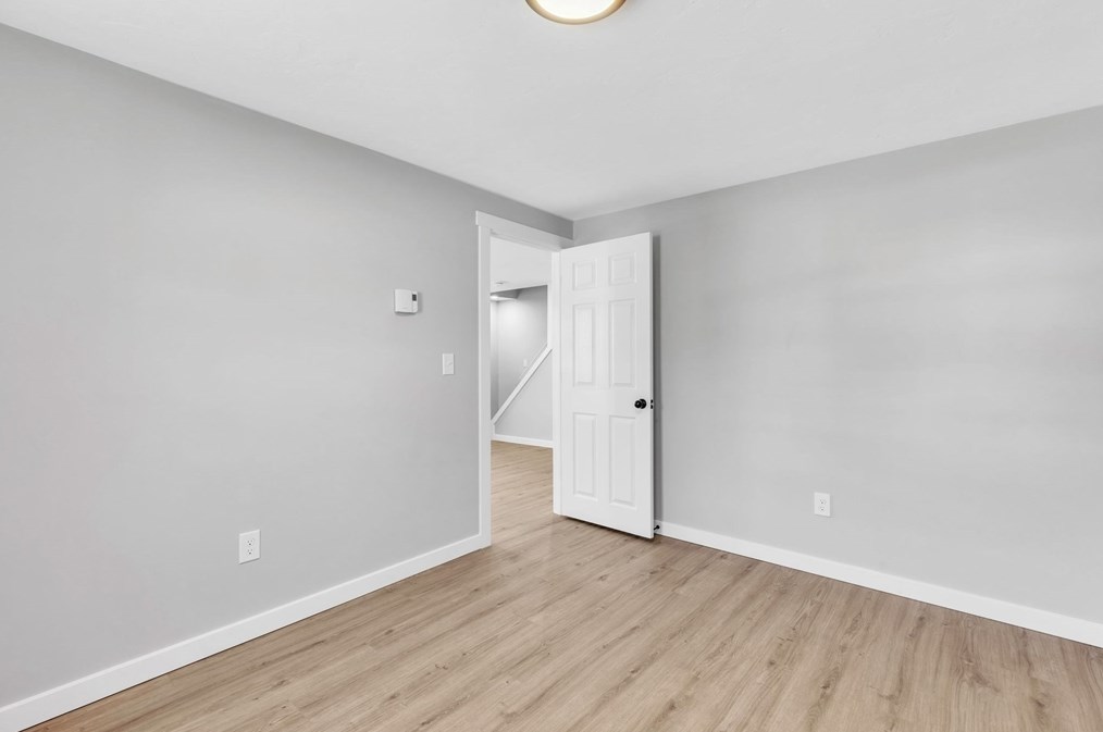 28 Old Depot Rd, Oxford MA  01540-1244 exterior