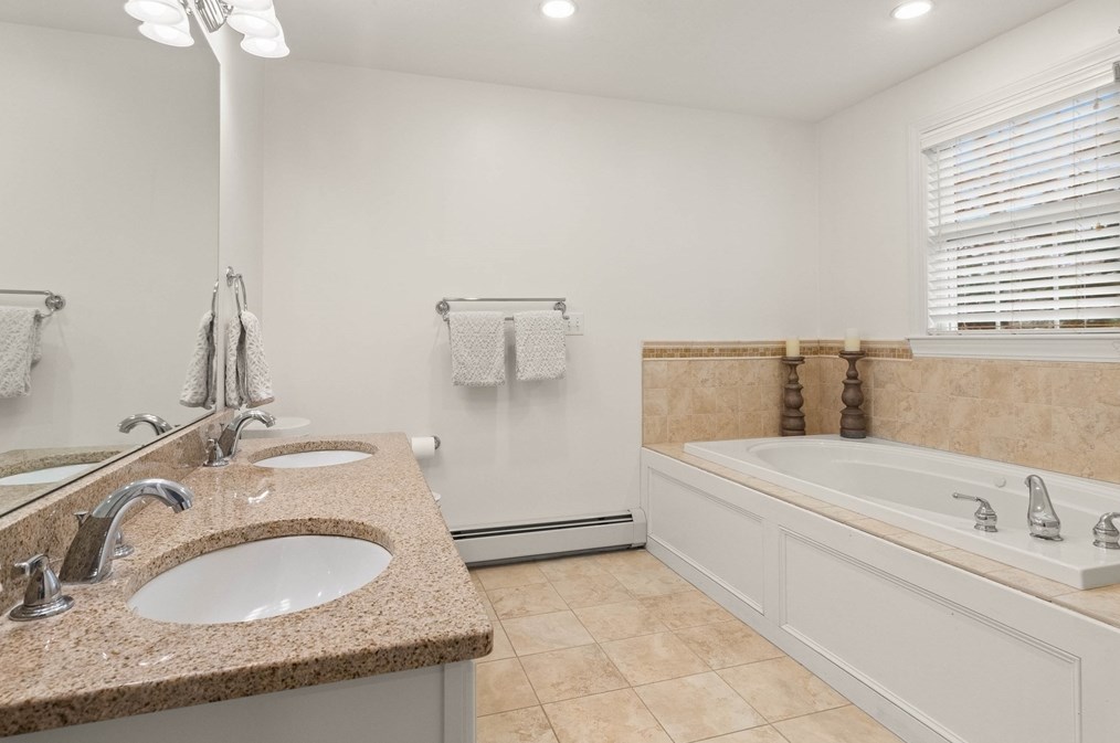 7 Corinthian Way, Haverhill MA  01833-2528 exterior