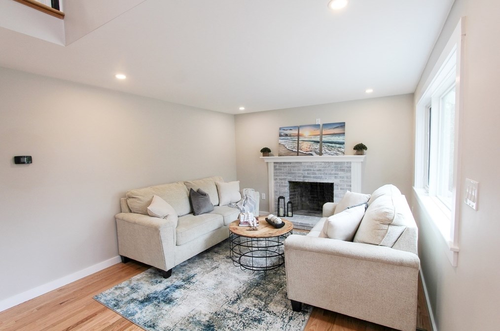 129 Deerfoot Cir, Mashpee MA  02649-2440 exterior