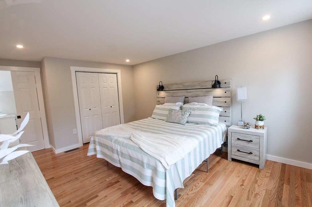 129 Deerfoot Cir, Mashpee MA  02649-2440 exterior