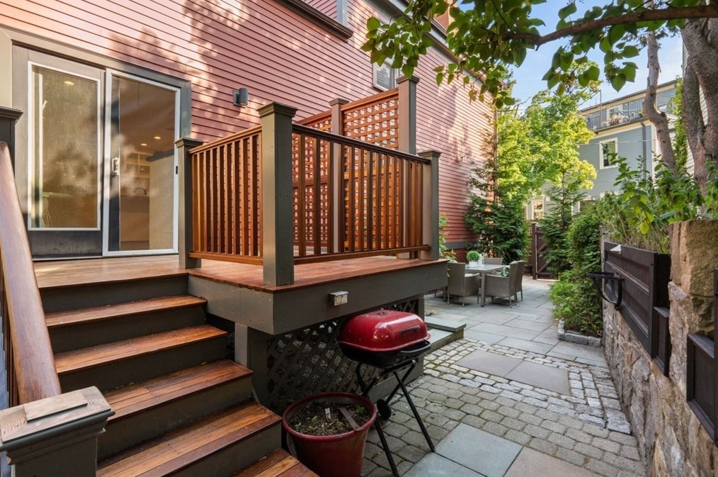 1 Pine St, Cambridge MA  02139-3513 exterior