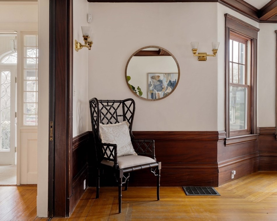 47 Hancock Ave, Newton MA 02459-1746 exterior