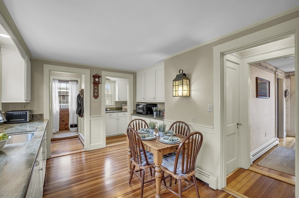 9 Carlisle St, Andover MA 01810-1423 exterior