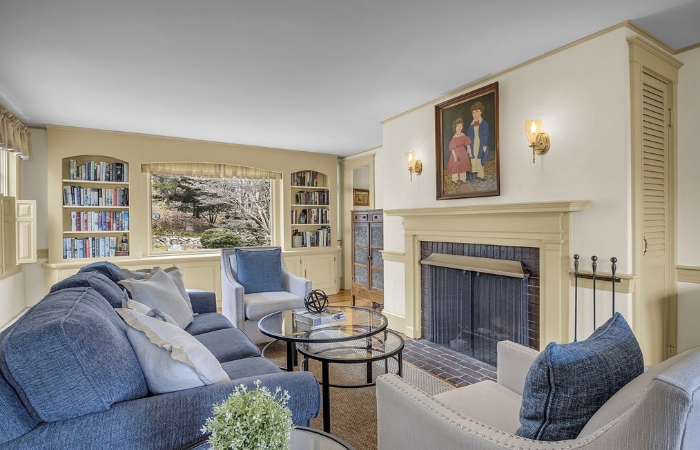 9 Carlisle St, Andover MA 01810-1423 exterior