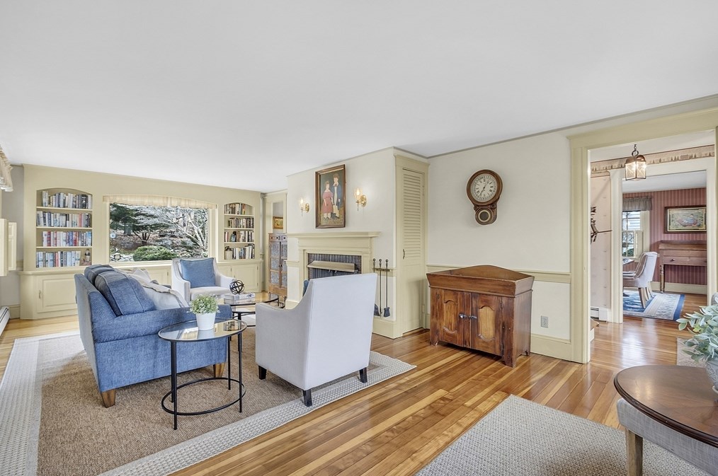 9 Carlisle St, Andover MA 01810-1423 exterior