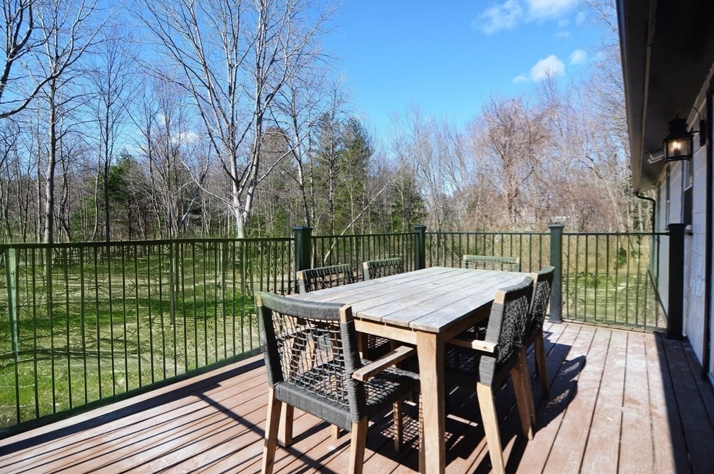 1 Duane Dr, North Reading MA 01864-1505 exterior