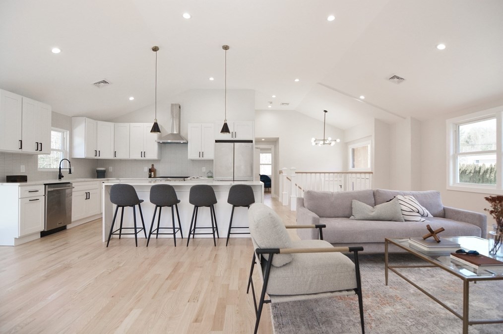 1 Duane Dr, North Reading MA 01864-1505 exterior