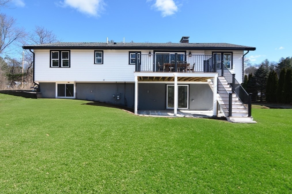 1 Duane Dr, North Reading MA 01864-1505 exterior