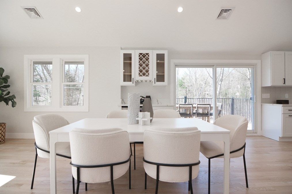 1 Duane Dr, North Reading MA 01864-1505 exterior