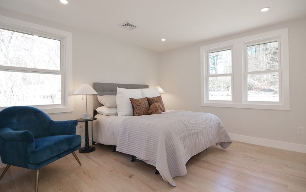 1 Duane Dr, North Reading MA 01864-1505 exterior